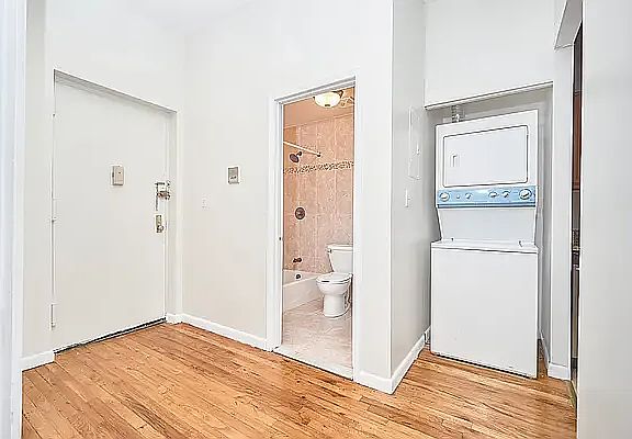4th image of 910 Park Pl APT 1D