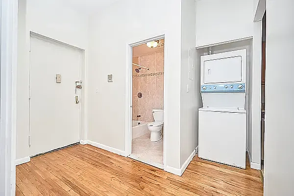 910 Park Pl #1D — Photo 4