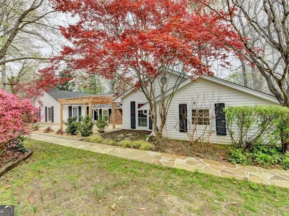 5000 Redcliff Ct, Dunwoody, GA 30338