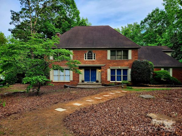 8524 Quarters Ln, Mint Hill, NC 28227