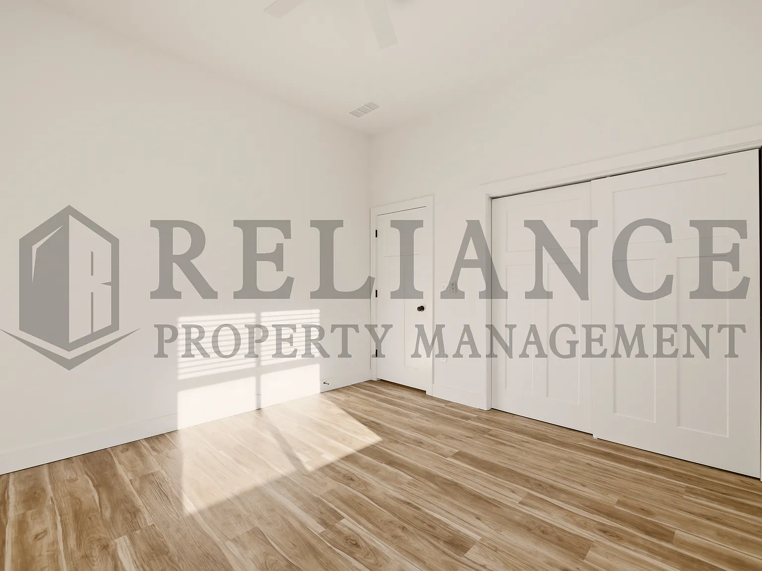 519 E Elmwood St - 1 — Photo 3