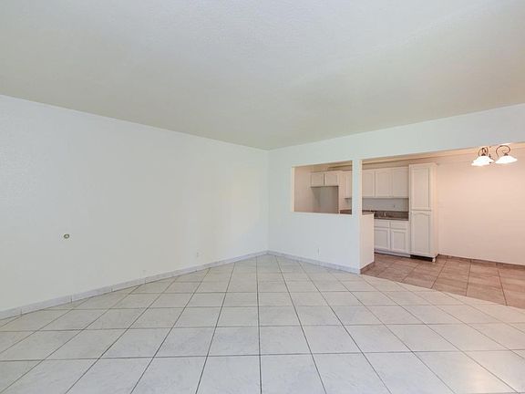 4th image of 1815 W Crestwood Ln APT 3