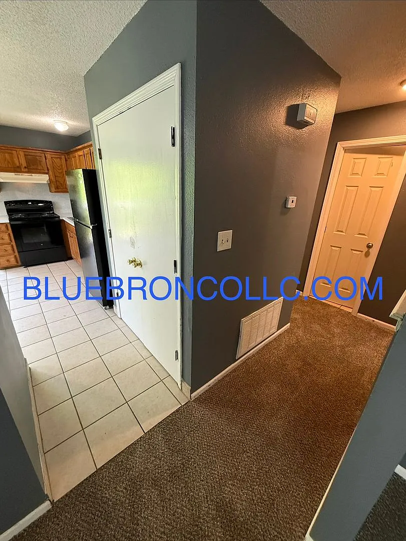 206 Sky Vue Dr. — Photo 3