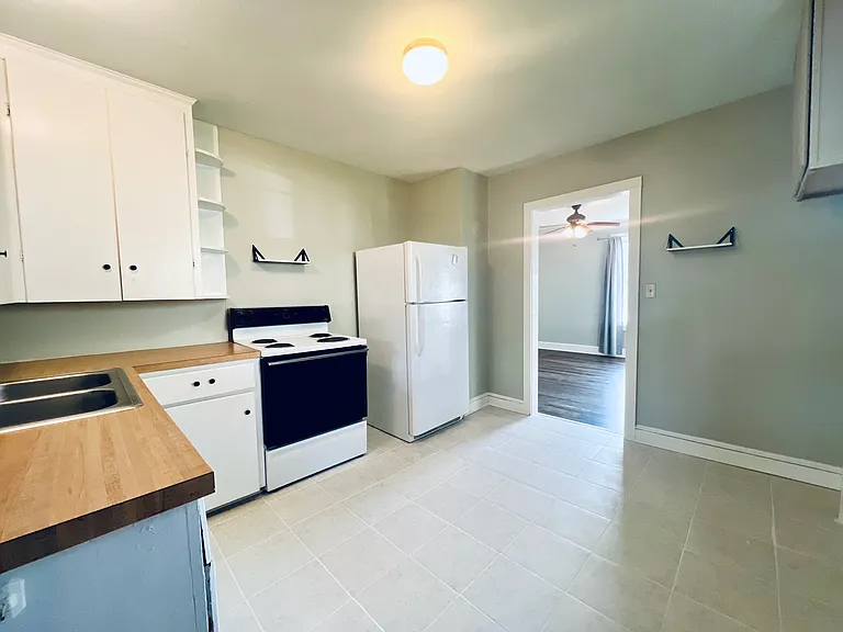 221 Mae Byrd Rd — Photo 8