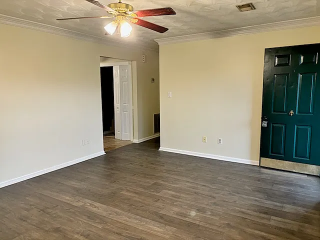 155 Springhill Dr — Photo 2