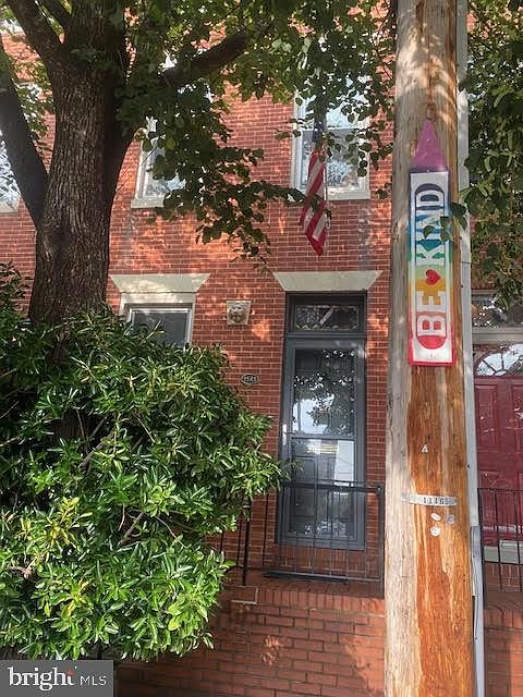 2nd image of 1141 Riverside Ave
