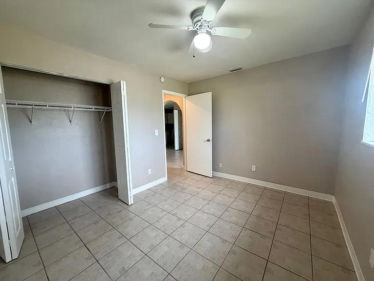 712 SW 3rd Ct — Photo 17