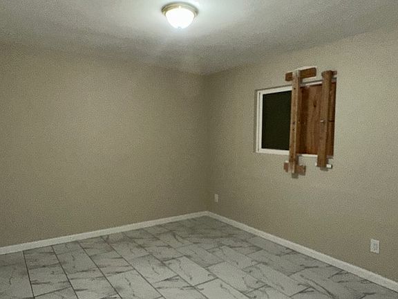 3rd image of 1512 Flower St #B