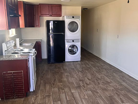 2nd image of 4432 Dale St