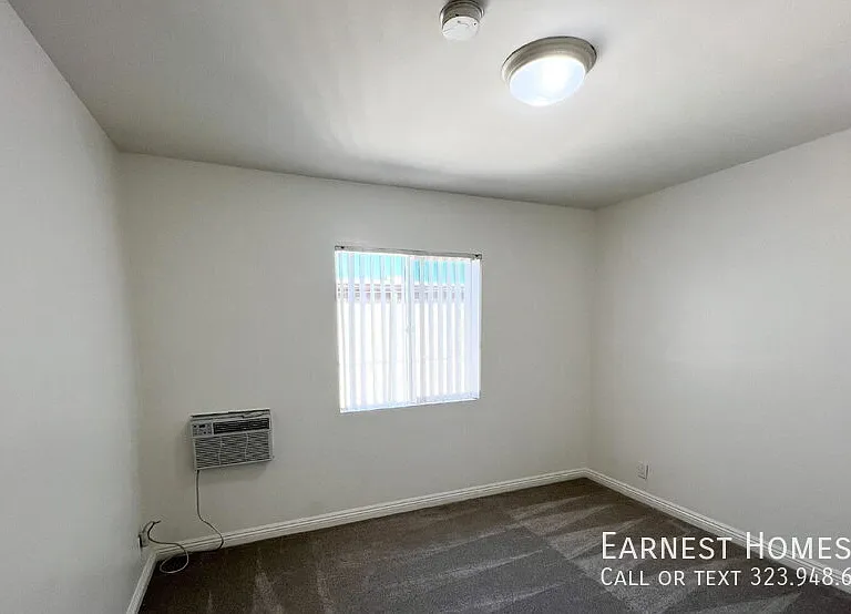 14202 Delano St #6 — Photo 8