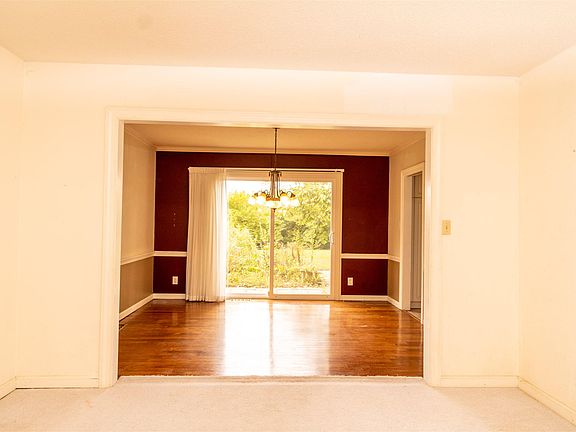 3rd image of 4409 N Tillotson Ave