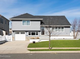 837 Channel Rd, Lido Beach, NY 11561