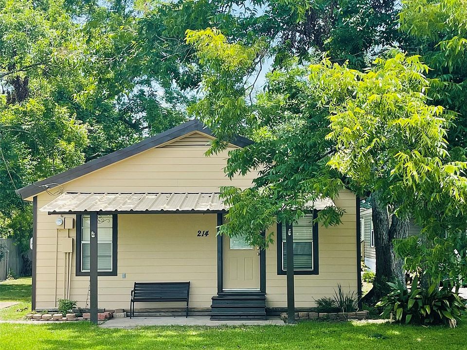 1st image of 214 E Elm Ave