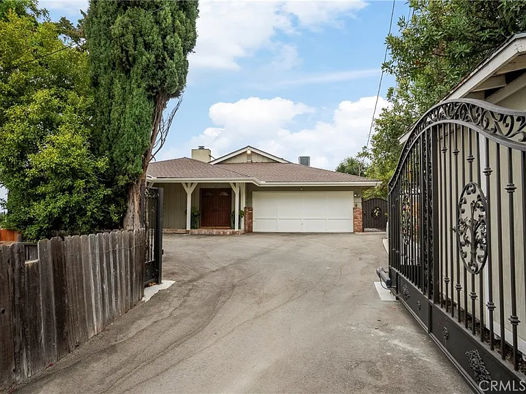 3737 Debstone Ave — Photo 11