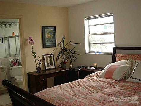 5th image of 750 Michigan Ave APT 305