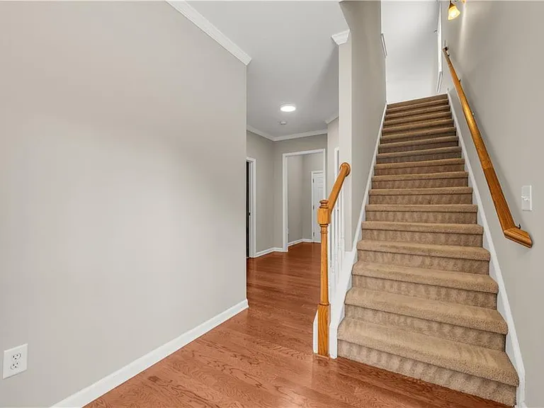 501 Grove Field Ct — Photo 10