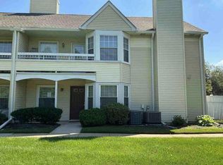 16 Fryer Ct, Hightstown, NJ 08520