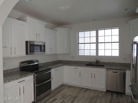 4th image of 29075 N 125th Ave