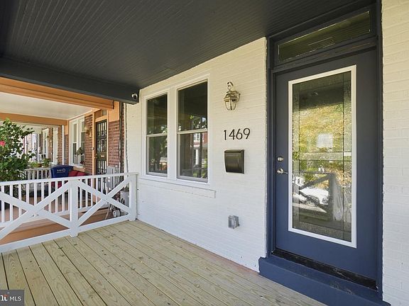 2nd image of 1469 Ridge Pl SE