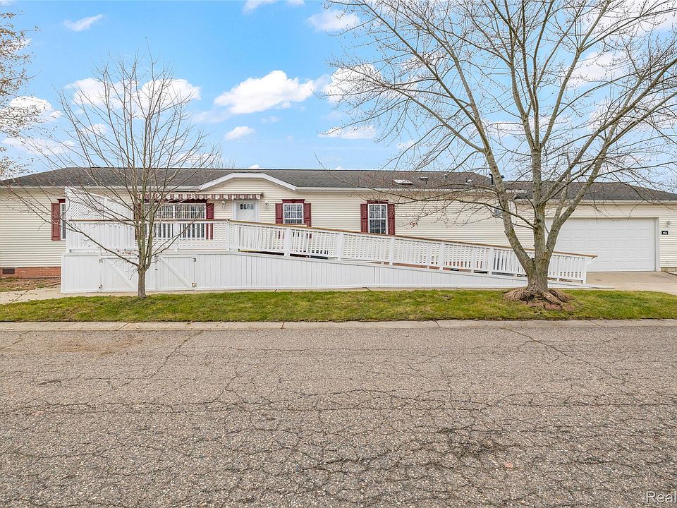 1st image of 4966 Venice Cir