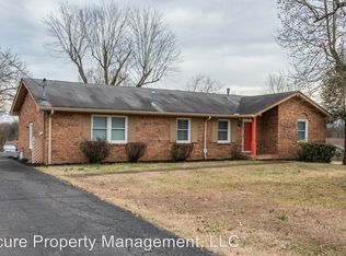 256 Lakeside Park Dr, Hendersonville, TN 37075