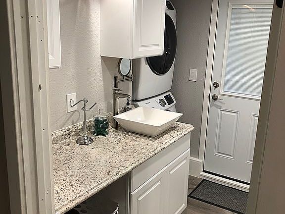 2nd image of 7043 Bridle Vale Blvd NW