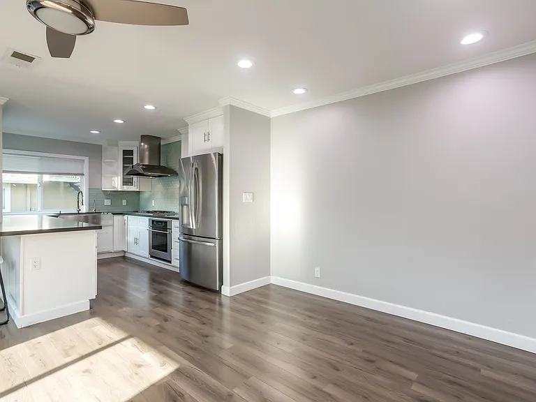 2297 Warfield Way #A — Photo 2