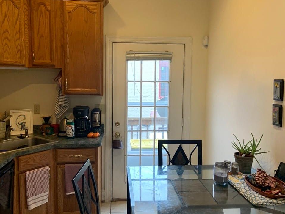 1st image of 219 E Clay St #B