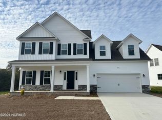 813 Cooke Dr, Hubert, NC 28539
