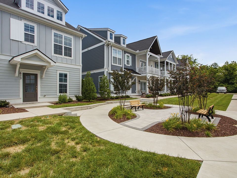 1st image of 413 Drakes Way