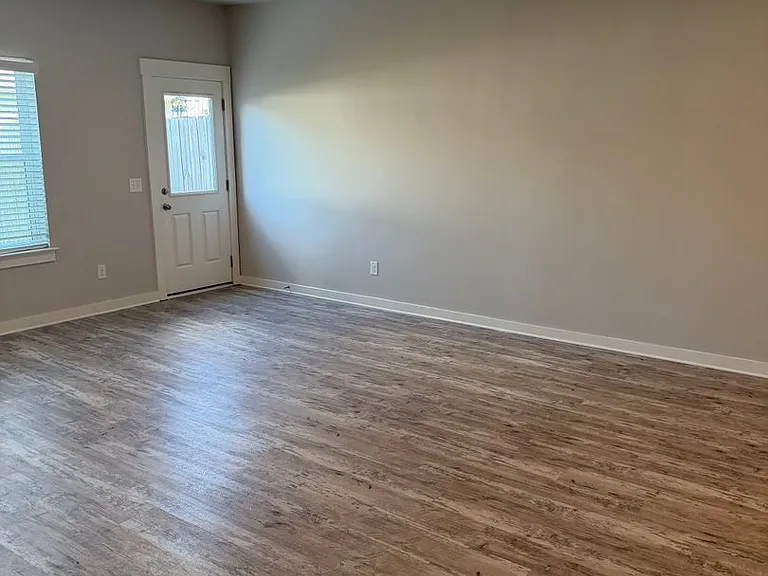 2021 Hardwick Pvt Ln — Photo 11