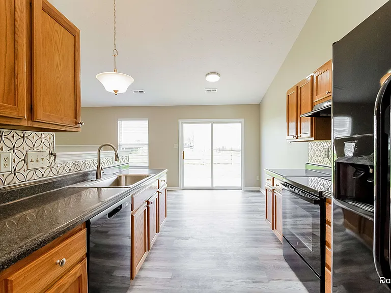 316 Pepperidge Dr — Photo 3