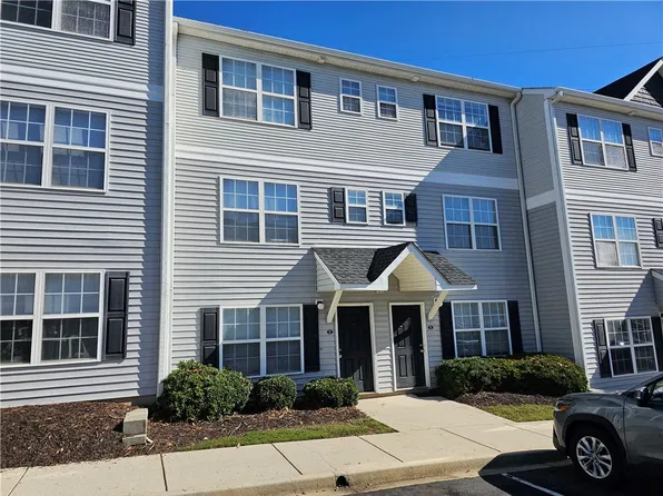 236 Campus Dr APT D, Central, SC 29630