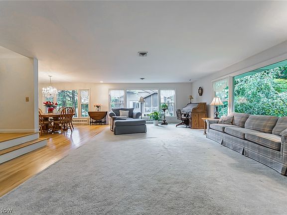 3rd image of 3280 Fairhill Dr