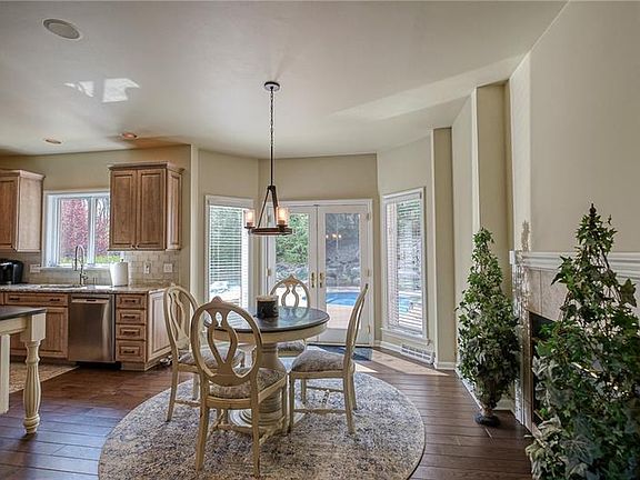 4th image of 124 Crystal Springs Dr
