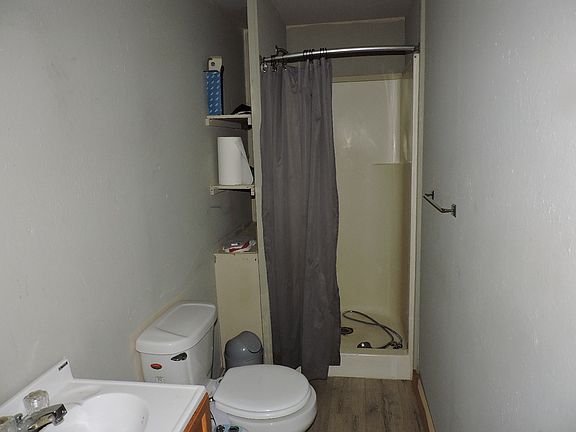 4th image of 7330 Rolling Hill Ln
