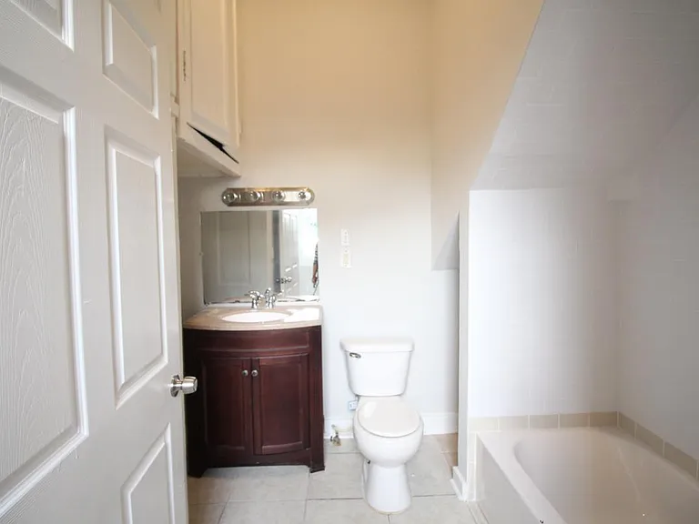1st Floor Bathroom