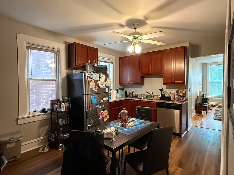 2311 N Greenview Ave #1F — Photo 3