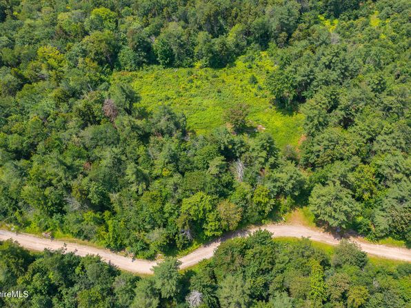 1570B Washington Mountain Rd, Becket, MA 01223
