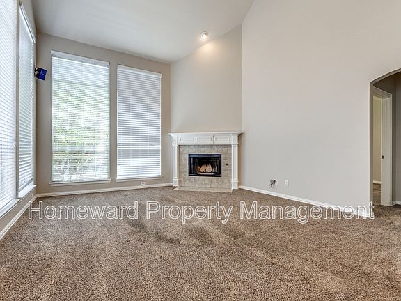 3rd image of 2424 Chesterwood Dr