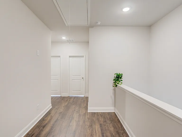 1290 Ainsworth Aly — Photo 16