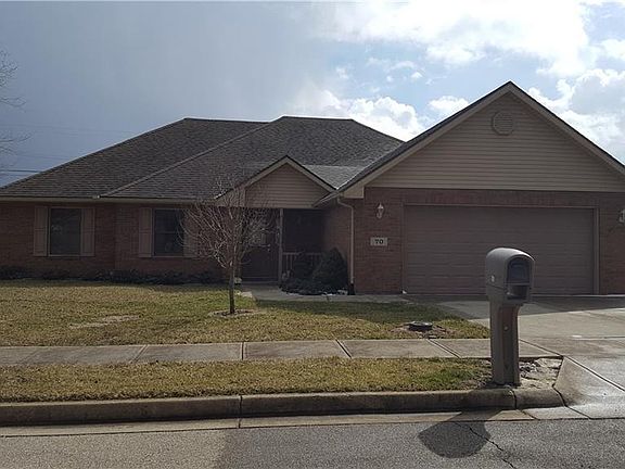 3rd image of 70 Sandstone Ln