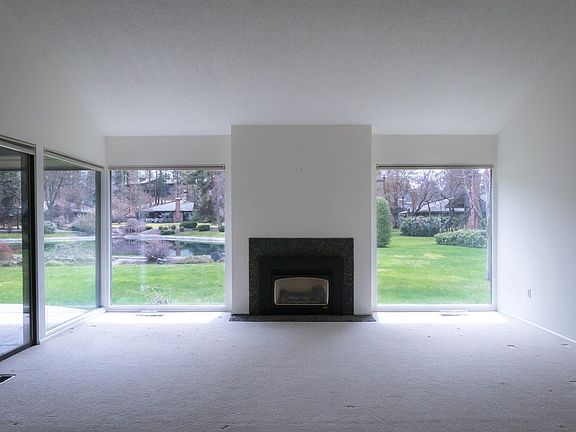 3rd image of 1811 E Rockwood Blvd #1811