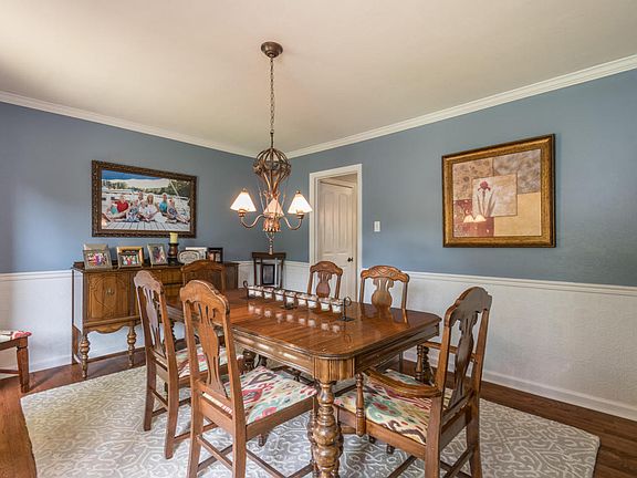 3rd image of 10116 Lonely Oak Ln