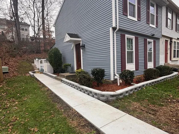 501 Carnaby St #1, Stafford, VA 22554