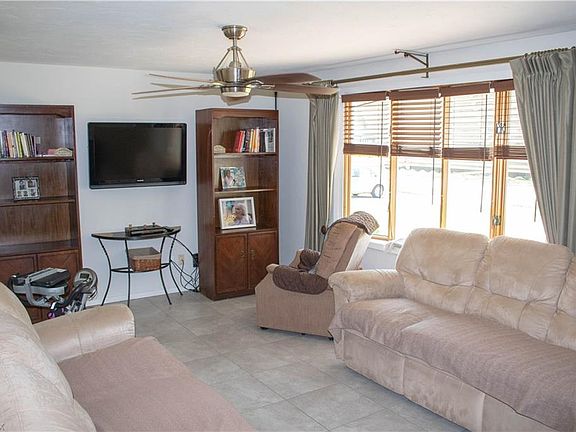 3rd image of 4041 Ashland Ave