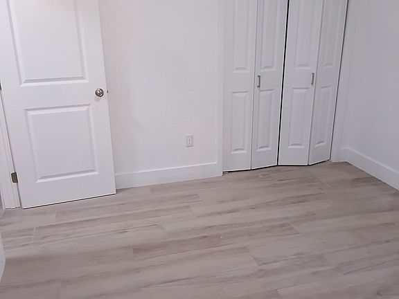 5th image of 304 Lilly St
