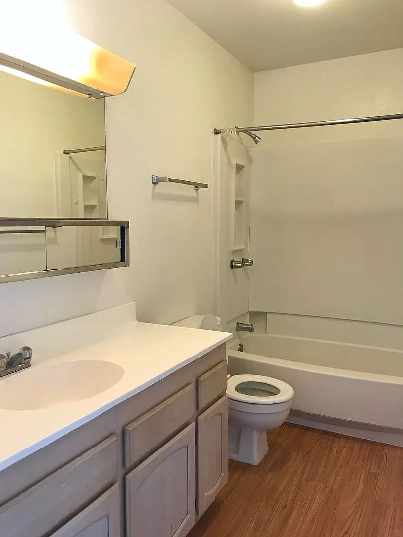 Kumelewai Gardens 1 Bedroom, 1 Bath, 1 Parking — Photo 1