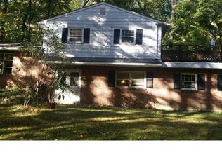1660 Upper Ridge Rd, Pennsburg, PA 18073