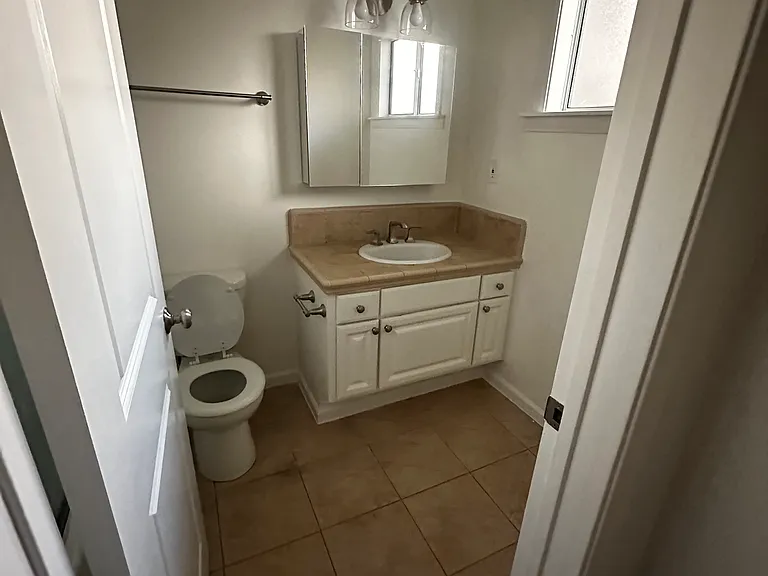 8657 Balboa Blvd #2 — Photo 8